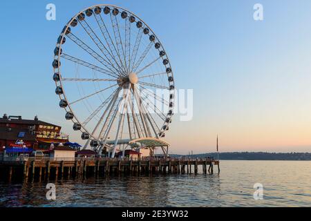La Great Wheel sul lungomare di Seattle Foto Stock