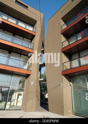 Geschaeftshaus, casa di affabilità, edificio commerciale, edificio con negozi, casa commerciale, Rimini, italien, italia, Italia, Italia di Mario Cucinella A. Foto Stock