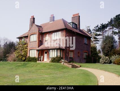 Angolo di Shaw (nt) george bernard shaw casa con aggiunte di b parker 1923 mattone indipendente con prato, ayot st lawrence herts Foto Stock