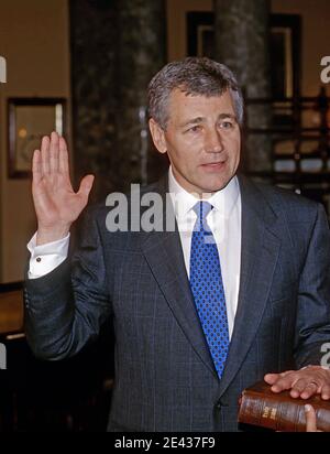 Washington DC. USA, 3 gennaio 1997il senatore Chuck Hagel (R-NE) è giurato il giorno di apertura del 105° congresso Credit: Mark Reinstein/MediaPunch Foto Stock