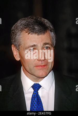 Washington DC. USA, 3 gennaio 1997il senatore Chuck Hagel (R-NE) è giurato il giorno di apertura del 105° congresso Credit: Mark Reinstein/MediaPunch Foto Stock