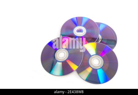 Set di cd o dvs isolati su sfondo bianco, con spazio di copia. Foto Stock