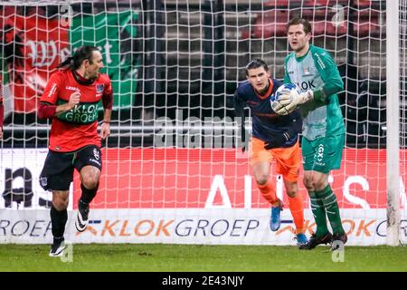 NIJMEGEN, PAESI BASSI - GENNAIO 21: (L-R): Portiere Mattijs Branderhorst del NEC durante la partita olandese della KNVB Cup tra NEC e Fortuna Sittard al D Foto Stock