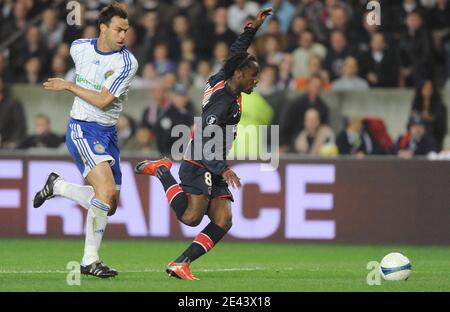 Peguy Luyindula del PSG durante la partita di calcio della Coppa UEFA, Parigi Saint-Germain vs Dynamo Kiev al Parc des Princes di Parigi, Francia, il 9 aprile 2009. La partita si è conclusa con un sorteggio di 0-0. Foto di Steeve McMay/ABACAPRESS.COM 1 Foto Stock