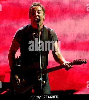 Bruce Springsteen e Street Band al Toyota Center di Houston, Texas, USA, l'8 aprile 2009. Foto di Daniel Kramer/ABACAPRESS.COM Foto Stock