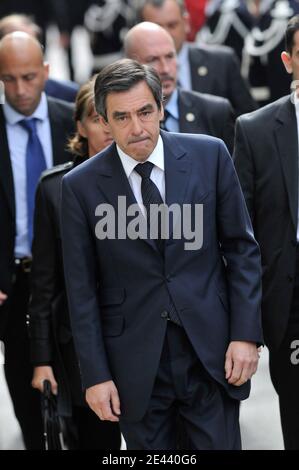 Il primo ministro francese Francois Fillon partecipa alla messa funeraria di Rene Monory nella chiesa di Saint-Pierre de Loudun, centro della Francia, il 16 aprile 2009. L'ex capo del Senato francese (1992-1998) e il ministro Rene Monory, 85 anni, che si ritirò dalla vita politica nel 2004, morirono lo scorso 11 aprile. Foto di Philippe Montigny-Filimages/ABACAPRESS.COM Foto Stock