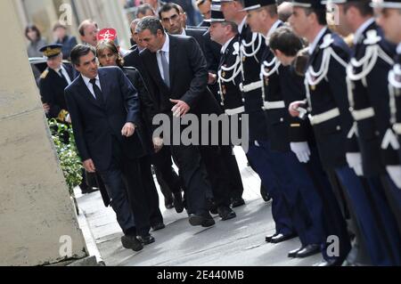 Il primo ministro francese Francois Fillon partecipa alla messa funeraria di Rene Monory nella chiesa di Saint-Pierre de Loudun, centro della Francia, il 16 aprile 2009. L'ex capo del Senato francese (1992-1998) e il ministro Rene Monory, 85 anni, che si ritirò dalla vita politica nel 2004, morirono lo scorso 11 aprile. Foto di Philippe Montigny-Filimages/ABACAPRESS.COM Foto Stock