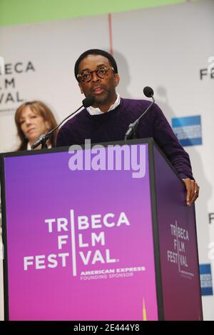 Spike Lee alla conferenza stampa per dare il via all'8° Festival annuale del cinema Tribeca tenutosi presso il Borough of Manhattan Community College nella zona Tribeca di New York City, NY, USA il 21 aprile 2009. Foto di Greylock/ABACAPRESS.COM Foto Stock