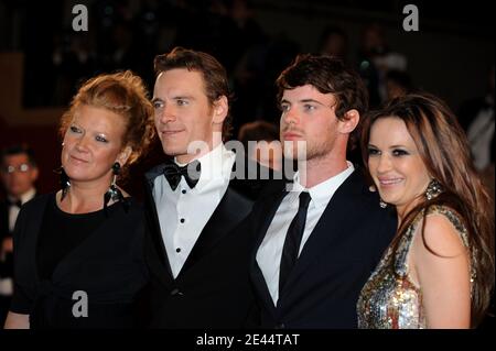 Il regista britannico Andrea Arnold, l'attore tedesco irlandese Michael Fassbender, l'attore britannico Harry Treadaway e l'attrice inglese Kierston Wareing arrivano alla proiezione di "Fish Tank" durante il 62° Festival del cinema di Cannes al Palais des Festivals a Cannes, Francia, il 14 maggio 2009. Foto di Nebinger-Orban/ABACAPRESS.COM Foto Stock