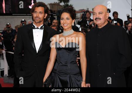 Attrice uruguaiana e modella Barbara Mori arrivano alla proiezione di "Bright Star" durante il 62° Festival del Cinema di Cannes al Palais des Festivals di Cannes, in Francia, il 15 maggio 2009. Foto di Nebinger-Orban/ABACAPRESS.COM Local Caption 187682 036 Local Caption 187682 036 Foto Stock