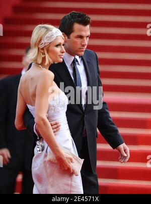 'Paris Hilton and Doug Reinhardt partecipa alla proiezione di ''Inglourious Basterds'' al 62° Festival del Cinema di Cannes. Cannes, Francia, 20 maggio 2009. Foto di Lionel Hahn/ABACAPRESS.COM (nella foto: Paris Hilton, Doug Reinhardt)' Foto Stock