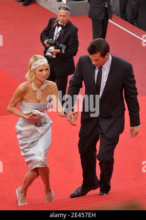 Paris Hilton e il suo fidanzato Doug Reinhardt arrivarono per la proiezione di 'Inglourious Basterds' durante il 62° Festival del Cinema di Cannes al Palais des Festivals a Cannes, in Francia, il 20 maggio 2009. Foto di Gorassini-Guignebourg/ABACAPRESS.COM Foto Stock