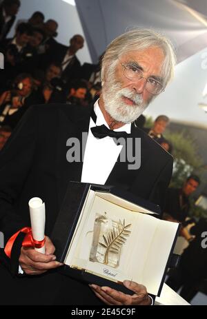 Il regista Michael Haneke si pone dopo aver vinto il Palme D'Or per il 'nastro Bianco' durante la fotocellula della cerimonia di chiusura del 62° Festival del Cinema di Cannes il 24 maggio 2009 a Cannes, Francia, il 24 2009 maggio. Foto di Nebinger-Orban/ABACAPRESS.COM Foto Stock