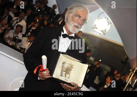 Il regista Michael Haneke si pone dopo aver vinto il Palme D'Or per il 'nastro Bianco' durante la fotocellula della cerimonia di chiusura del 62° Festival del Cinema di Cannes il 24 maggio 2009 a Cannes, Francia, il 24 2009 maggio. Foto di Nebinger-Orban/ABACAPRESS.COM Foto Stock