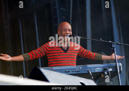 Mario Ramsamy di Emile e Image si esibisce alla 62° edizione 'De Foires en Champagne' di Troyes, in Francia, il 29 maggio 2009. Foto di Helder Januario/ABACAPRESS.COM Foto Stock