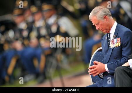 Il principe britannico Charles partecipa al 65° anniversario del D-Day al cimitero e memoriale americano in Normandia a Colleville-sur-Mer, in Normandia, Francia, il 6 giugno 2009. Foto di Thierry Orban/ABACAPRESS.COM Foto Stock