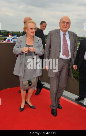 Prix du President de la Republique et le Prix des 75 ans de l'Armee de l'Air a l'Hippodrome de Vincennes en presence de Michele Alliot-Marie (invisibili) et ses parents Bernard et Renee Marie a Vincennes, Parigi, Francia, le 13 giugno 2009. Foto di Mousse/ABACAPRESS.COM Foto Stock