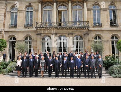 Il nuovo ministro francese della Cultura Frederic Mitterrand si pone con tutti i ministri dopo il suo primo ministro del consiglio al palazzo Elysee a Parigi, in Francia, il 24 giugno 2009. Foto di Orban-Mousse/ABACAPRESS.COM Foto Stock