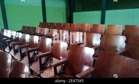 Sedie da teatro presso le opere di salpentiere Humberstone e Santa Laura a Humberstone, Cile Foto Stock