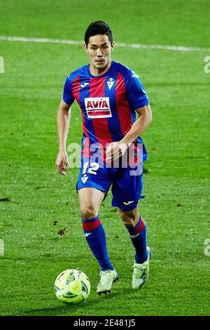 Yoshinori Muto di SD Eibar durante il campionato spagnolo la Liga partita di calcio tra SD Eibar e Atletico de Madrid il 21 gennaio 2021 allo stadio Municipale Ipurua di Eibar, Spagna - Foto Ricardo Larreina / Spagna DPPI / DPPI / LiveMedia Foto Stock