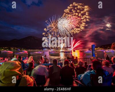 Annecy (Francia sud-orientale): Fuochi d'artificio del 14 luglio sul sito di Paquier, sulle rive del lago di Annecy Foto Stock