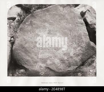 Fotografia d'epoca del XIX secolo: Sergente James McDonald (attivo 1865-9). Ordnance Survey of the Peninsula of Sinai by the Royal Engineers - Inscined rock, Wady Aleyat. Foto Stock