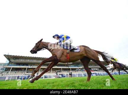 File photo datato 26-12-2020 di Dysart Diamond guidato da David Mullins vince per il proprietario Eleanor Manning e l'allenatore Willie Mullins durante il Festival di Natale di Leopardstown all'Ippodromo di Leopardstown, Dublino. Data di emissione: Venerdì 22 gennaio 2021. Foto Stock