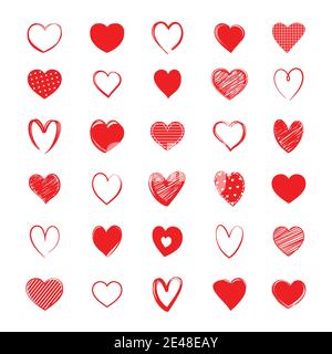 Set di simboli del cuore rosso. Icona dell'amore disegnata a mano isolata su sfondo bianco. Illustrazione Vettoriale