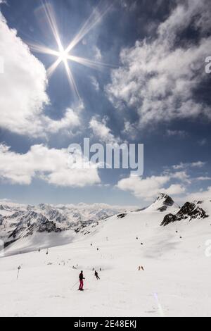 Una buona giornata per sciare a Sölden, Austria Foto Stock