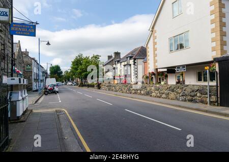 Bala; UK: 20 settembre 2020: Una scena generale di strada della città di Bala all'inizio dell'autunno. Foto Stock