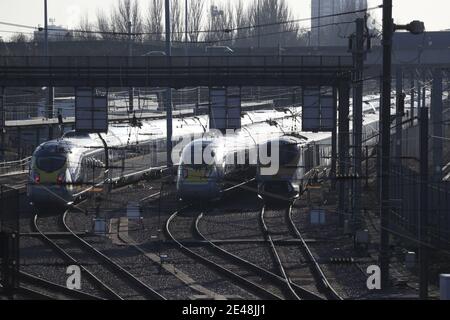 I treni Eurostar presso il deposito di manutenzione dell'Eurostar Engineering Center a Temple Mills, Londra. L'operatore è stato duramente colpito dalla crisi del coronavirus, con un calo del 95% del numero di passeggeri. Data immagine: Venerdì 22 gennaio 2021. Foto Stock