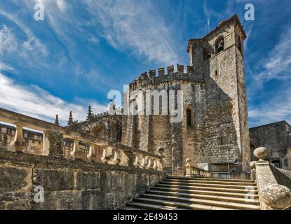 Tempio di Charola, stile manuelino, a Convento do Christo, Convento dei Cavalieri dell'Ordine di Cristo, castello medievale, a Tomar, regione Centro, Portogallo Foto Stock