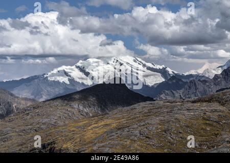 Montagne della Cordillera Blanca, Huascaran National Park, Ancash, Perù. Foto Stock