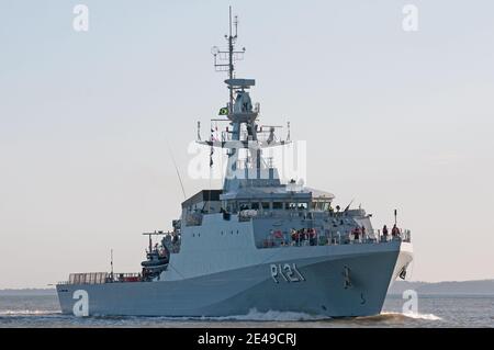 La nave di pattuglia BNS Ala (P121) della Marina brasiliana nel Solent, Regno Unito, il 14 febbraio 2013. Foto Stock