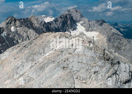 Alpspitze, Alpspitzgipfel, Wettersteingebirge, Zugspitze, Jubiläumsgrat, Garmisch-Partenkirchen, Baviera, Germania Foto Stock