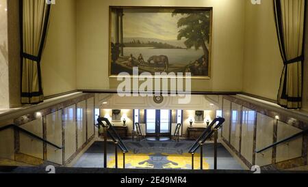 Chicago - il Drake Hotel, hotel di lusso costruito nel 1920 dall'architetto Benjamin Marshall e Charles Fox, si trova in cima al Magnificent Mile. Dispone di 535 camere da letto ed è una popolare location cinematografica Foto Stock