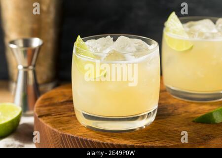 Cocktail boozy rinfrescante Tommys Margarita con Tequila Foto Stock