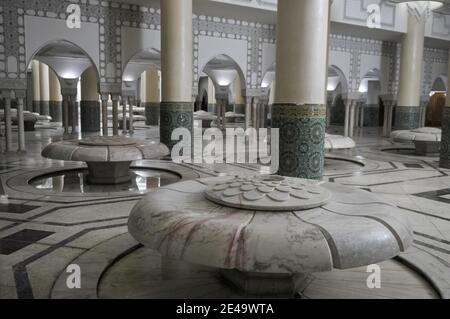 Sala di abluzione della moschea di Hassan II. Foto Stock