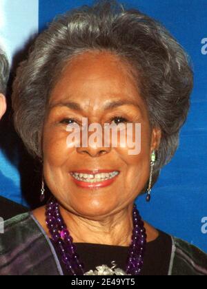 1 gennaio 2011 - K29402ML.The Jackie Robinson Foundation presenta Henry Hank Aaron & Linda Johnson Rice per essere onorato con i Robie Awards ALL'HOTEL WALDORF ASTORIA, NEW YORK CITY .03/03/2003. MITCHELL LEVY/ 2003.RACHEL ROBINSON Credit: Globe Photos/ZUMAPRESS.com/Alamy Live News Foto Stock