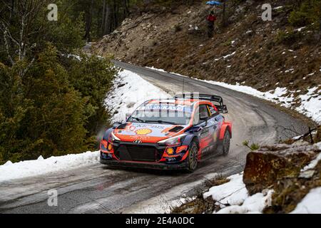 08 Ott TÃNAK (EST), Martin JÃRVEOJA (EST), HYUNDAI SHELL MOBIS WORLD RALLY TEAM, HYUNDAI I20 CoupÃ© WRC, WRC, azione durante il WRC World Rally Car Championship 2021, Monte Carlo Rally dal 20 al 24 gennaio 2021 a Monaco - Photo GrÃ©gory Lenenmand / DPPI / LM Foto Stock