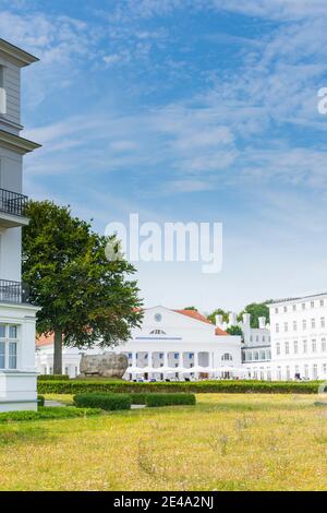 Bad Doberan, Heiligendamm, la più antica stazione termale dell'Europa continentale, Kurhaus e Haus Meclemburgo (a destra), Ostsee (Mar Baltico), Meclemburgo-Vorpommern / Meclemburgo-Pomerania occidentale, Germania Foto Stock