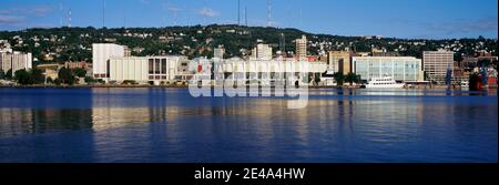 Edifici sul lungomare, Lake Superior, Duluth, Minnesota, USA Foto Stock
