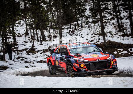 08 Ott TÄNAK (EST), Martin JÄRVEOJA (EST), HYUNDAI SHELL MOBIS WORLD RALLY TEAM, HYUNDAI I20 Coupe WRC, WRC, azione durante il WRC World Rally Car Championship 2021, Monte Carlo Rally dal 20 al 24 gennaio 2021 a Monaco - Photo Bastien Roux / DPPI / LM Foto Stock