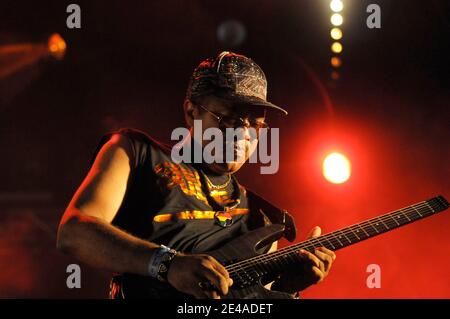 Il gruppo reggae inglese Steel Pulse si esibisce dal vivo durante il 'Furia Sound Festival', a Cergy Pontoise, vicino a Parigi, Francia, il 4 luglio 2009. Foto di Thierry Plessis/ABACAPRESS.COM Foto Stock