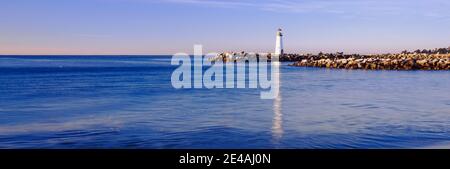 Faro sulla costa, Walton Lighthouse, Santa Cruz, California, Stati Uniti Foto Stock