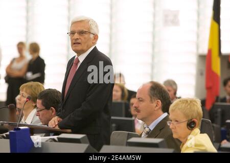 Il Presidente del Parlaiment europeo Jerzy Buzek viene raffigurato il 14 luglio 2009 durante la sessione di apertura al Parlamento europeo a Strasburgo, Francia orientale. Foto di Antoine/ABACAPRESS.COM Foto Stock