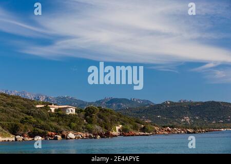 Vista sulla spiaggia di Cala Rossa, Porto Vecchio, Corse-Du-Sud, Corsica, Francia Foto Stock