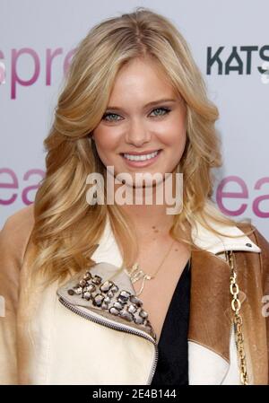 "Ara Paxton arriva per il Los Angeles Red Carpet Screening di "spread" tenuto presso l'Arclight Cinemas Hollywood di Hollywood, Los Angeles, CA, USA il 03 agosto 2009. Foto di Tony DiMaio/ABACAPRESS.COM (nella foto: Sara Paxton)' Foto Stock