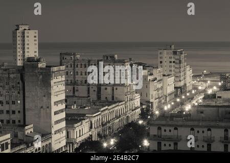 Vista elevata di una città, Paseo del Prado, l'Avana, Cuba Foto Stock