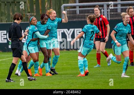 Lewes, Regno Unito. 24 gennaio 2021. Liverpool festeggia il loro secondo gol durante la partita fa Women's Championship tra Lewes e Liverpool alla Dripping Pan di Lewes. Credit: SPP Sport Press Photo. /Alamy Live News Foto Stock